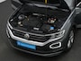 Volkswagen T-Roc 1.5 TSI 150 pk DSG R-Line | Trekhaak | Leder | Achteruitrijcamera | Navigatie | Stoelverwarming | Adaptive Cruise