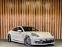 Porsche Panamera 2.9 4 E-Hybrid | KRIJT GRIJS | SPORT CHRONO | VIERWIELBESTURING | CARBON | PANO | ALCANTARA | FULL OPTIONS |