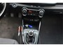 Kia Stonic 1.0 T-GDi DynamicPlusLine O.a: Haak, PDC, Camera, Carplay, Clima, Navi, Etc. All-in prijs!