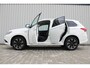 Mitsubishi Outlander 2.0 PHEV Executive Edition | Cruise control | Navigatie | Stoelverwarming | DAB radio | Climate control | Trekhaak | Parkeercamera |