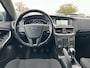 Volvo V40 BJR 2014 2.0 D4 191PK Momentum Business AIRCO ECC | CRUISE | LM VELGEN | CENTR.VERGR. | TREKHAAK | NAVI