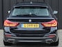 BMW 5-Serie Touring 530i HIGH EXECUTIVE EDITION | M-SPORT | NL-AUTO | COMFORT ACCESS | CARBON BLACK | HARMAN/KARDON | PANORAMADAK | AMBIANCE INTERIEUR | HEAD-UP | CAMERA | MEMORY SEATS | ACTIVE CRUISE | LEDER | VIRTUAL COCKPIT