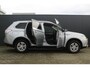 Mitsubishi Outlander 2.0 PHEV Business Edition X-Line | Incl. 12 maanden garantie | Trekhaak | Cruise control | Climate control | Parkeersensoren | Achteruitrijcamera | Bluetooth | Airco | Navigatie | Lichtmetalen velgen