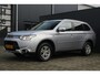 Mitsubishi Outlander 2.0 PHEV Business Edition X-Line | Incl. 12 maanden garantie | Trekhaak | Cruise control | Climate control | Parkeersensoren | Achteruitrijcamera | Bluetooth | Airco | Navigatie | Lichtmetalen velgen
