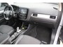 Mitsubishi Outlander 2.0 PHEV Business Edition X-Line | Incl. 12 maanden garantie | Trekhaak | Cruise control | Climate control | Parkeersensoren | Achteruitrijcamera | Bluetooth | Airco | Navigatie | Lichtmetalen velgen