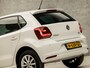 Volkswagen Polo 1.0 Luxury Sportline (SCHERM, CLIMATE, CRUISE, STOELVERWARMING, SPORTSTOELEN, LM VELGEN, PARKEERSENSOREN, GETINT GLAS, NIEUWE APK, NIEUWSTAAT)