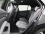 Volkswagen Golf 1.5 eTSI R-Line Business | AUTOMAAT | PANORAMADAK | STOELVERWARMING | STUURWIELVERWARNING | ACHTERUITRIJCAMERA | DODEHOEK DETECTIE |