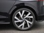 Volkswagen Golf 1.5 eTSI R-Line Business | AUTOMAAT | PANORAMADAK | STOELVERWARMING | STUURWIELVERWARNING | ACHTERUITRIJCAMERA | DODEHOEK DETECTIE |