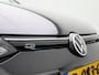 Volkswagen Golf 1.5 eTSI R-Line Business | AUTOMAAT | PANORAMADAK | STOELVERWARMING | STUURWIELVERWARNING | ACHTERUITRIJCAMERA | DODEHOEK DETECTIE |