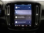 Volvo EX40 Extended Range Plus / Trekhaak / Camera / ACC / Blis /Stoelverwarming/ All seasons / Warmtepomp