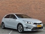 Kia Ceed 1.0 T-GDi 100pk Design Edition | Navigatie | Climate Control | Stoel- & Stuurverwarming | Parkeersensoren Voor + Achter | Camera Achter |