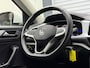 Volkswagen T-Roc 1.0 TSI Life Edition - Stoelverw. - Parkeersensoren - LM Velgen - Carplay