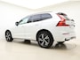 Volvo XC60 B5 251pk R-Design / Head-Up / Panoramadak / Harman&Kardon Audio / Black Pack / Elektr. Stoelen / Elektr. Trekhaak / Noodreservewiel / Stoel + Stuurw. Verwarming / 4 - Zone Climate / Achterb. Verwarming /