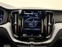 Volvo XC60 B5 251pk R-Design / Head-Up / Panoramadak / Harman&Kardon Audio / Black Pack / Elektr. Stoelen / Elektr. Trekhaak / Noodreservewiel / Stoel + Stuurw. Verwarming / 4 - Zone Climate / Achterb. Verwarming /