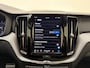 Volvo XC60 B5 251pk R-Design / Head-Up / Panoramadak / Harman&Kardon Audio / Black Pack / Elektr. Stoelen / Elektr. Trekhaak / Noodreservewiel / Stoel + Stuurw. Verwarming / 4 - Zone Climate / Achterb. Verwarming /
