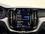 Volvo XC60 B5 251pk R-Design / Head-Up / Panoramadak / Harman&Kardon Audio / Black Pack / Elektr. Stoelen / Elektr. Trekhaak / Noodreservewiel / Stoel + Stuurw. Verwarming / 4 - Zone Climate / Achterb. Verwarming /