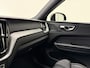 Volvo XC60 B5 251pk R-Design / Head-Up / Panoramadak / Harman&Kardon Audio / Black Pack / Elektr. Stoelen / Elektr. Trekhaak / Noodreservewiel / Stoel + Stuurw. Verwarming / 4 - Zone Climate / Achterb. Verwarming /