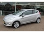Ford Fiesta 1.25 Ghia , 82pk , Climate control , Cruise control , Voorruitverwarming ,Bluetooth LM velgen , Parkeersensoren achter , Inklapbare buiten spiegel