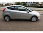 Ford Fiesta 1.25 Ghia , 82pk , Climate control , Cruise control , Voorruitverwarming ,Bluetooth LM velgen , Parkeersensoren achter , Inklapbare buiten spiegel