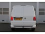 Volkswagen Transporter 2.0 TDI 150pk DSG L2H1 28 Highline | Navigatie | App Connect | Cruise Control | Trekhaak | DAB+ | Airco