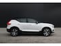Volvo XC40 1.5 T5 Recharge R-Design - Trekhaak wegklapbaar - Pano - Stoel/Stuurverwarming - H&K - Pilot Assist - 360 Camera - Rijklaar