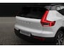 Volvo XC40 1.5 T5 Recharge R-Design - Trekhaak wegklapbaar - Pano - Stoel/Stuurverwarming - H&K - Pilot Assist - 360 Camera - Rijklaar