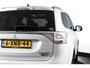 Mitsubishi Outlander 2.0 Instyle 4WD 150 PK - Automaat 7p. Orig. NL | S/K-dak | Trekhaak | Cruise | Stoelverw. | PDC | Camera | NAV | ECC | Elek. Klep | LM 18" |