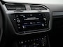 Volkswagen Tiguan Allspace 7 pers. 2.0 TSI 190 pk DSG 4Motion Highline Business R / R-Line | Panoramadak | Leder | Geheugenstoelen | Adaptief onderstel | Head-up display | Rondomzicht camera