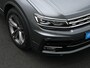 Volkswagen Tiguan Allspace 7 pers. 2.0 TSI 190 pk DSG 4Motion Highline Business R / R-Line | Panoramadak | Leder | Geheugenstoelen | Adaptief onderstel | Head-up display | Rondomzicht camera
