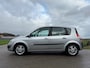 Renault Scenic 2.0-16V Tech Line Clima Half-Leder Nieuwe APK 6 Versnellingen Trekhaak 16" Velgen PDC Cruise Goed Onderhouden!