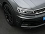 Volkswagen Tiguan 2.0 TSI 190 pk DSG 4Motion Highline Business R / R-Line | Panoramadak | Trekhaak | Leder | Navigatie Discover Pro | Adaptief onderstel | Geheugenstoel | Rondomzicht camera