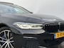 BMW 5-Serie Touring 530e xDrive M-sport HUD Laser Memory 4wielsturing Pano Business Edition Plus