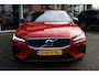 Volvo S60 2.0 T4 R-Design CAMERA LEER CARPLAY MEMORY TREKHAAK-ELEC. STOELVERW. DAB ZWARTE-HEMEL HARMAN&KARDON 2xELEC.VERST.STOELEN 18"LMV ENZ!