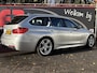 BMW 3-Serie Touring 320i Executive - Navigatie - Trekhaak - Cruise Control
