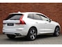 Volvo XC60 T5 AWD R-Design | Trekhaak Semi-Elektrisch | Adaptieve Bochtverlichting | Standkachel | Volvo On Call | Parkeercamera achter | Parkeersensoren Voor+Achter | Verwarmbare Voorstoelen | Apple Carplay/ Android Auto | Extra Getint Glas | CD-Speler |