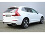 Volvo XC60 T5 AWD R-Design | Trekhaak Semi-Elektrisch | Adaptieve Bochtverlichting | Standkachel | Volvo On Call | Parkeercamera achter | Parkeersensoren Voor+Achter | Verwarmbare Voorstoelen | Apple Carplay/ Android Auto | Extra Getint Glas | CD-Speler |