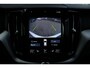 Volvo XC60 T5 AWD R-Design | Trekhaak Semi-Elektrisch | Adaptieve Bochtverlichting | Standkachel | Volvo On Call | Parkeercamera achter | Parkeersensoren Voor+Achter | Verwarmbare Voorstoelen | Apple Carplay/ Android Auto | Extra Getint Glas | CD-Speler |