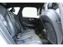 Volvo XC60 T5 AWD R-Design | Trekhaak Semi-Elektrisch | Adaptieve Bochtverlichting | Standkachel | Volvo On Call | Parkeercamera achter | Parkeersensoren Voor+Achter | Verwarmbare Voorstoelen | Apple Carplay/ Android Auto | Extra Getint Glas | CD-Speler |
