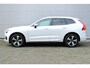 Volvo XC60 T5 AWD R-Design | Trekhaak Semi-Elektrisch | Adaptieve Bochtverlichting | Standkachel | Volvo On Call | Parkeercamera achter | Parkeersensoren Voor+Achter | Verwarmbare Voorstoelen | Apple Carplay/ Android Auto | Extra Getint Glas | CD-Speler |