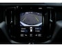 Volvo XC60 T5 AWD R-Design | Trekhaak Semi-Elektrisch | Adaptieve Bochtverlichting | Standkachel | Volvo On Call | Parkeercamera achter | Parkeersensoren Voor+Achter | Verwarmbare Voorstoelen | Apple Carplay/ Android Auto | Extra Getint Glas | CD-Speler |