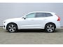 Volvo XC60 T5 AWD R-Design | Trekhaak Semi-Elektrisch | Adaptieve Bochtverlichting | Standkachel | Volvo On Call | Parkeercamera achter | Parkeersensoren Voor+Achter | Verwarmbare Voorstoelen | Apple Carplay/ Android Auto | Extra Getint Glas | CD-Speler |
