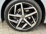 Volkswagen Golf 1.5 eTSI Style Pano-Dak | IQ. Light | Stoelverw. | Massage |