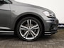Volkswagen Golf 1.0 TSI Highline 110PK R-Line | Panoramadak | Digitaal dashboard | Navigatie | Led Plus | Keyless | Spiegelpakket |