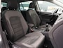 Volkswagen Golf 1.0 TSI Highline 110PK R-Line | Panoramadak | Digitaal dashboard | Navigatie | Led Plus | Keyless | Spiegelpakket |