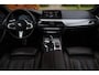 BMW 5-Serie Touring M550d xDrive High Executive Aut. | Nightvision | Bowers & Wilkins | Historie | Mediterranblau | Stoelventilati