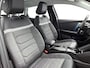 Citroën E-C4 Feel Pack 50 kWh 136pk Automaat | Navigatie | Climate Control | Cruise Control | Achteruitrijcamera | Head-Up Display | LED | Keyless Entry/Start | 18" Lichtmetalen Velgen | Apple Carplay/Android Auto |