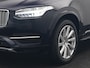 Volvo XC90 T8 Twin Engine AWD Inscription 7 Persoons Plug In Hybrid 394pk Dealer O.H. PHEV | Panodak | Adaptive Cruise | 360 Camera | Luxe Lederen Sportstoelen & Memory |  Harman & Kardon | Apple Carplay | Virtual | Keyless | Blis | Navigatie | DAB |