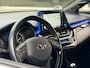 Toyota C-HR 1.8 Hybrid Bi-Tone Plus|Nieuwstaat!|1e Eigenaar|Camera|Navigatie|JBL| 42 dkm!