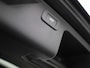 Land Rover Discovery Sport P300e 1.5 SE | PANORAMADAK | ACHTERUITRIJCAMERA | APPLE CARPLAY / ANDRIOD AUTO | NAVIGATIE | HALF LEDEREN BEKLEDING | ELEKTRISCHE ACHTERKLEP | STUUR- EN STOELVERWARMING |