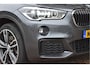 BMW X1 xDrive20i High Executive 4x4 M-Sport | Sportstoelen | Camera | Afn.haak | Keyless | Sfeerverl. | Navi | Full LED | 19" velgen